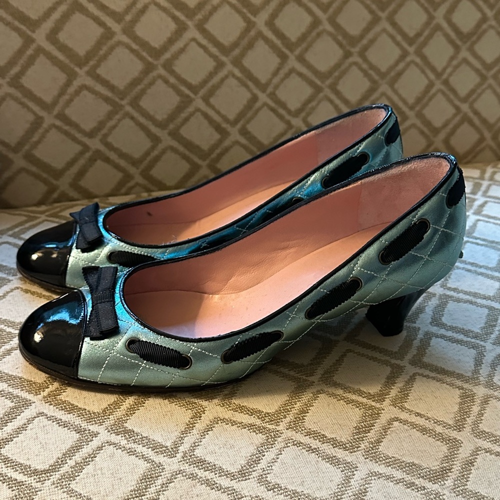 Super Cute Women's Metallic Blue Leather Heels/ Black Patent & Ribbon Accents!